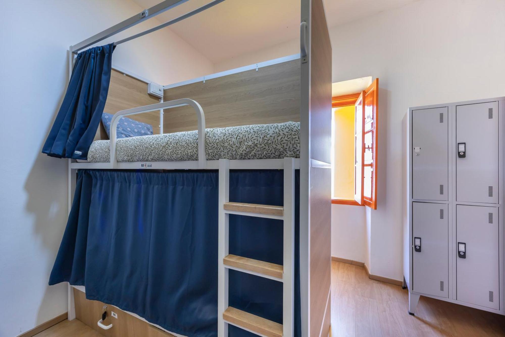 Hostal The Macarena